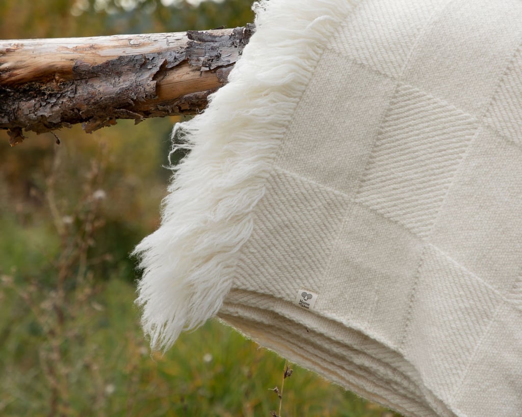 coperta di lana merino pesante nella natura