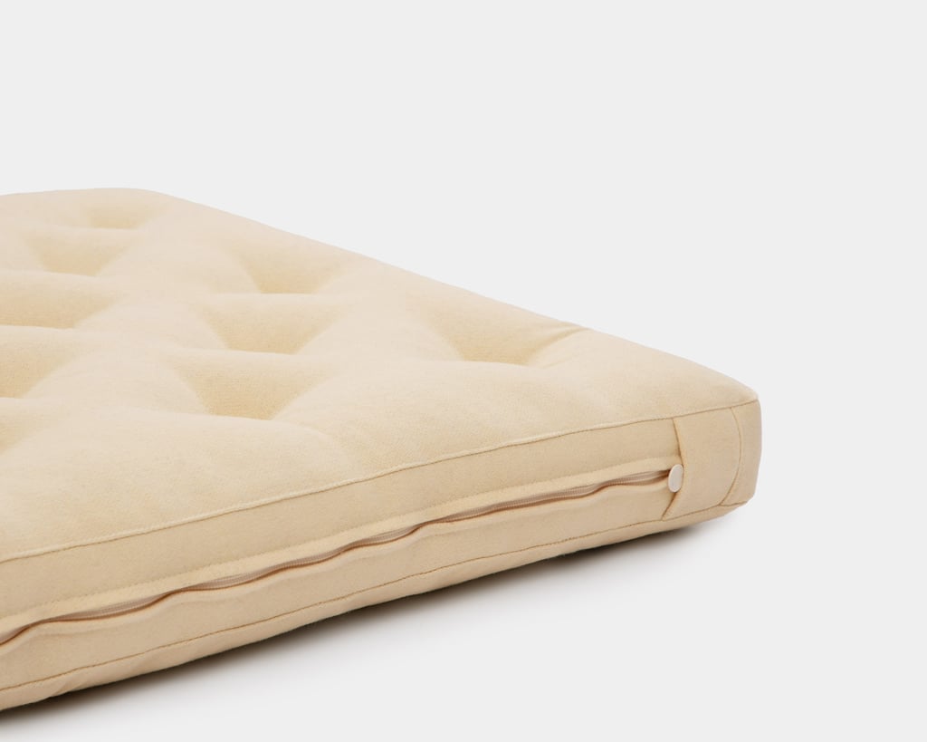 Detalle del colchón de lana para cuna