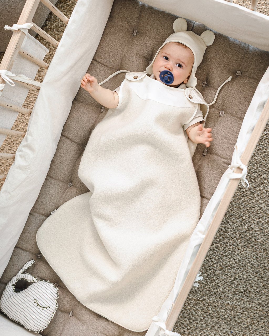 uld baby sovepose med en baby i