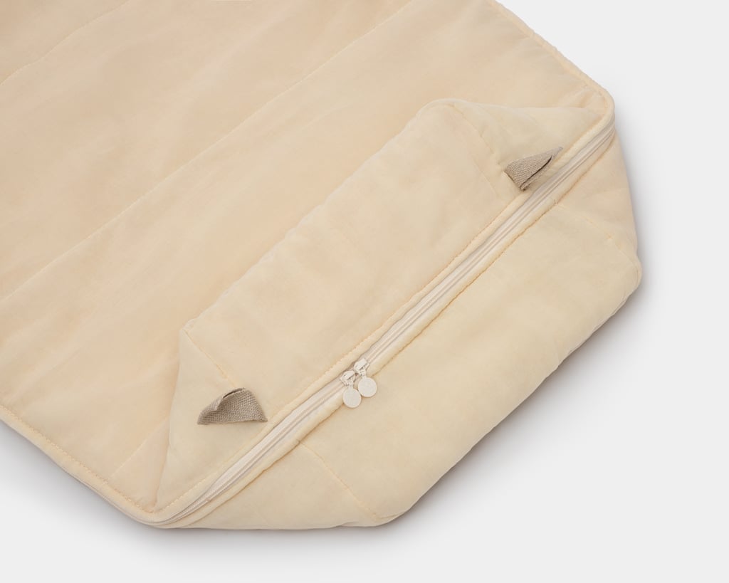 trek pro sleeping bag close up