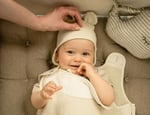 uld baby sovepose med en baby i
