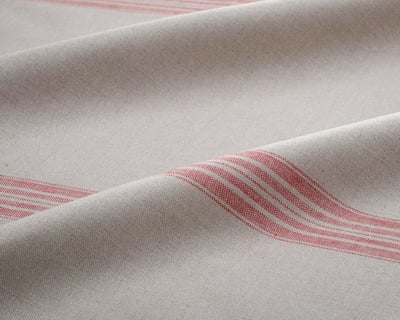 close-up van rood gestreepte linnen stof