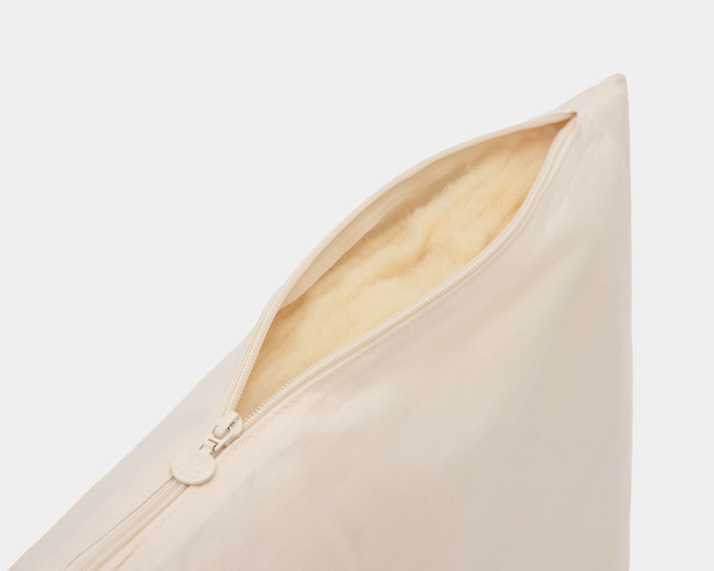 Basta Thin Wool Batting Pillow detail